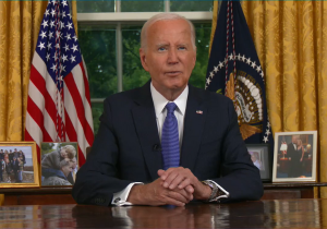 Biden diz que está ‘passando a tocha’ para Kamala em 1º discurso após desistência