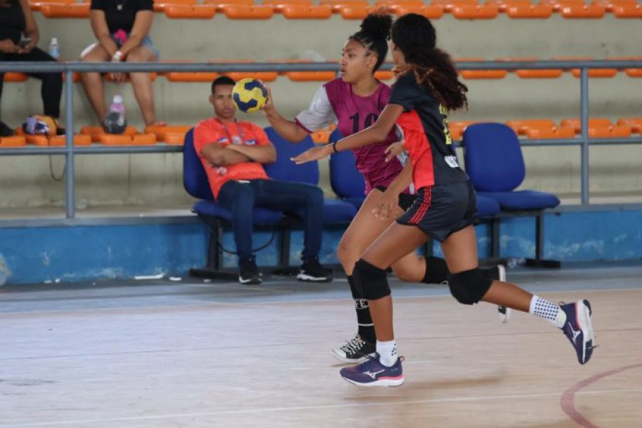 01.09.2024-Handebol-Ginasio-de-Cajazeiras-Jogos-Escolares-2024-Jessica-Tavares-Ascom-Sudesb-58-696x464-1