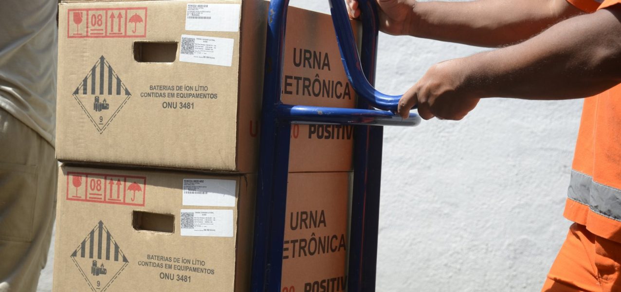 155506urnas-eleitorais-comecam-a-ser-lacradas-na-bahia-nesta-segunda-feira-3