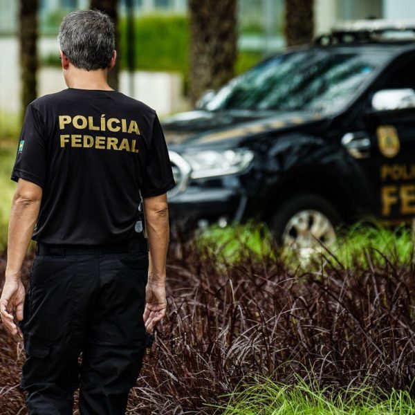 155702primeira-dama-e-secretaria-de-joao-pessoa-sao-presas-em-operacao-da-pf-3