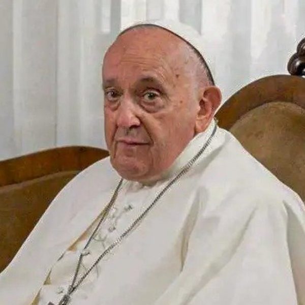 160250desistir-nao-e-opcao-diz-papa-francisco-apos-sofrer-queda-3