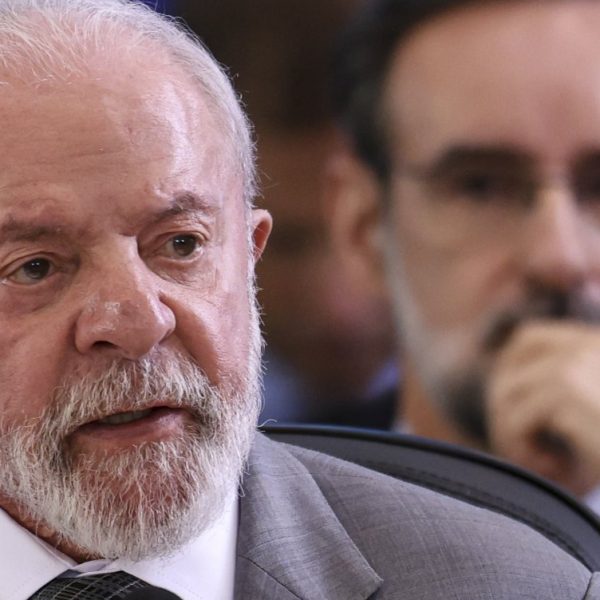163460presidente-lula-sanciona-lei-com-medidas-de-retaliacao-apos-tarifaco-de-trump-3