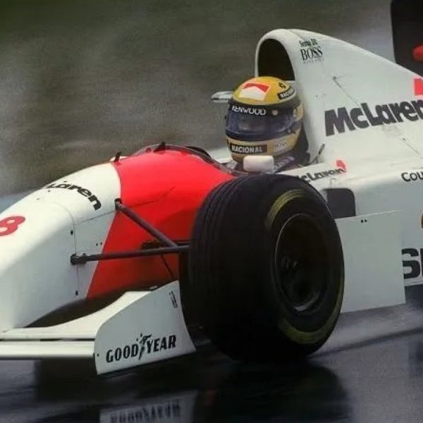 164110capacete-historico-de-ayrton-senna-e-vendido-por-valor-recorde-em-leilao-3