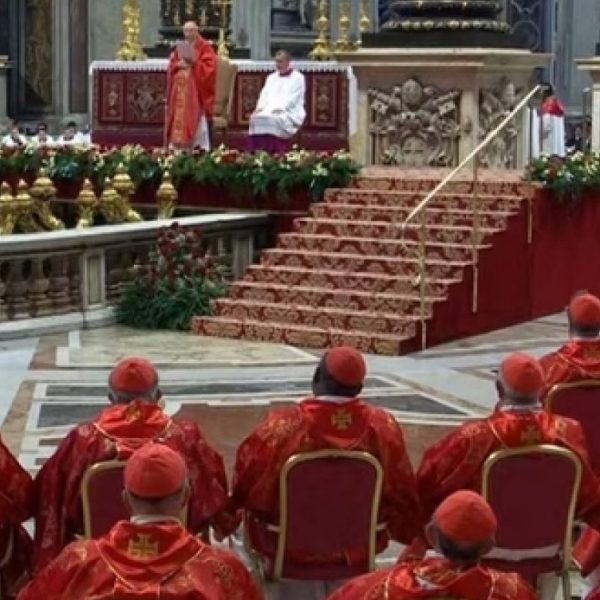 164414cardeais-celebram-ultima-missa-antes-do-conclave-nesta-quarta-3