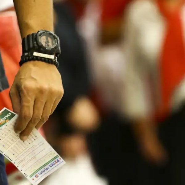 164584sem-ganhador-mega-sena-acumula-e-premio-vai-para-r-55-milhoes-3