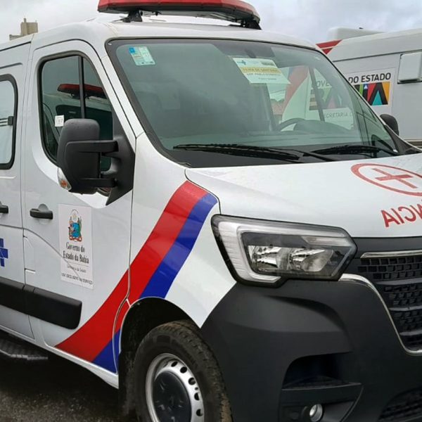 Feira-de-Santana-recebe-nova-ambulancia-para-o-TFD-Foto-Divulgacao-SMS-1