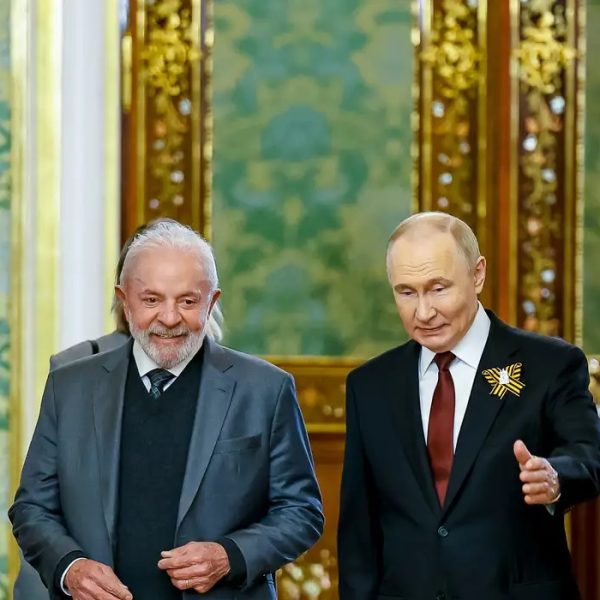 Lula-estimula-Putin-a-se-reunir-com-Zelensky-pela-paz-1