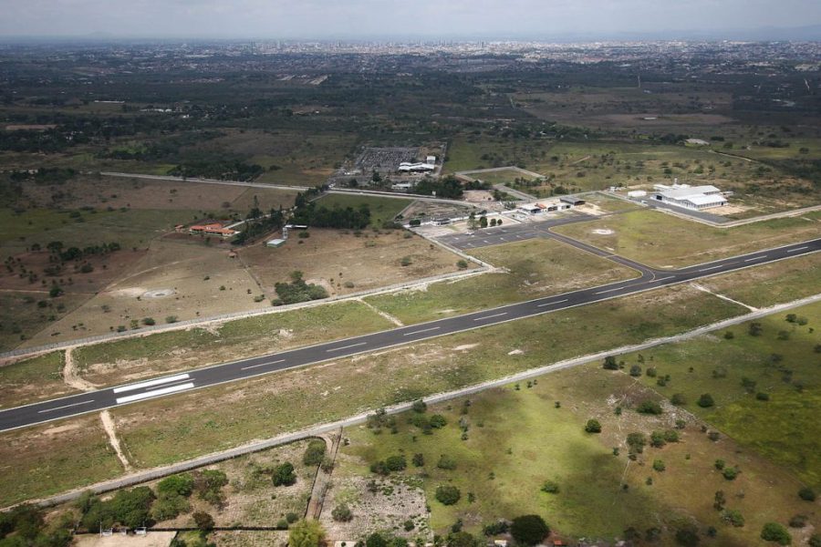 Pista_do_Aeroporto_de_Feira-1024x682-1