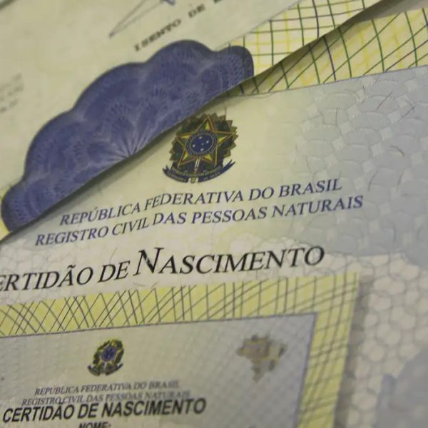 certidao_de_nascimento_registro_civil_mcajr_abr_0403221132