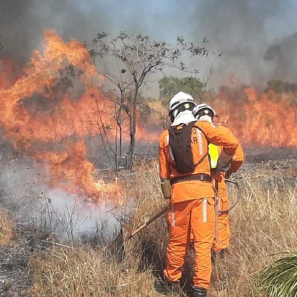 combate-incendio-bombeiros-agora-sudoeste-04